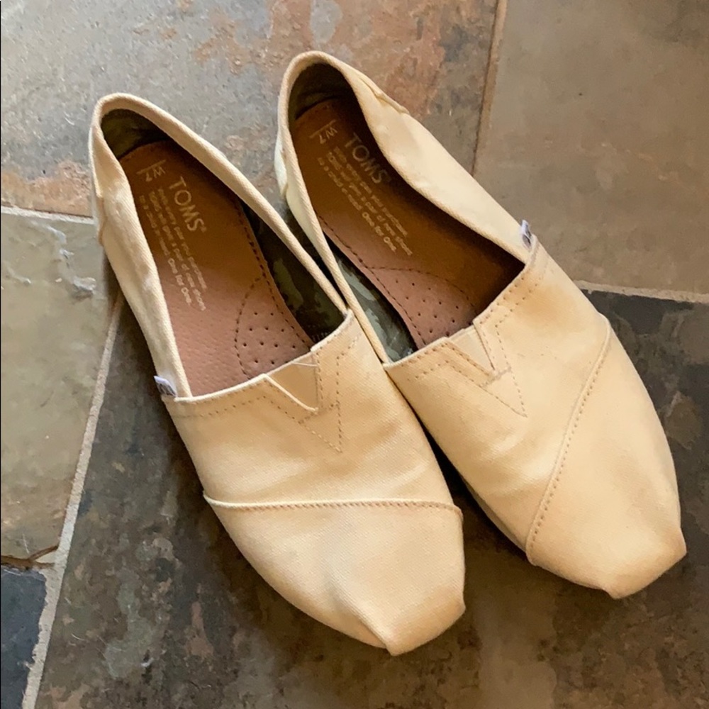 Cream TOMS...nearly new 7